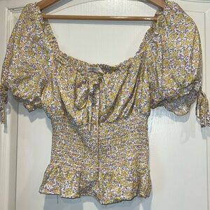 Ditsy Floral Cropped Puff Sleeve Smocked Top